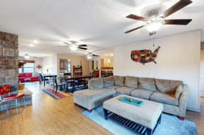 Lone Star Lake House